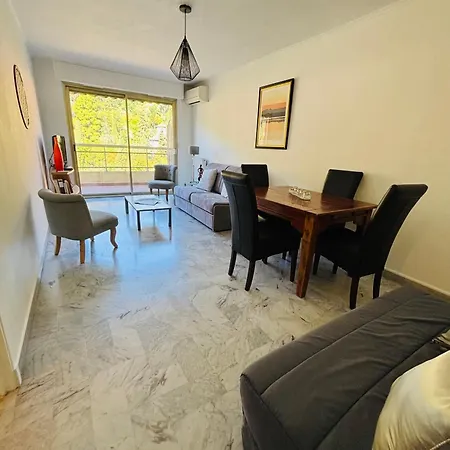 T2 - Garage - Proche Centre & *